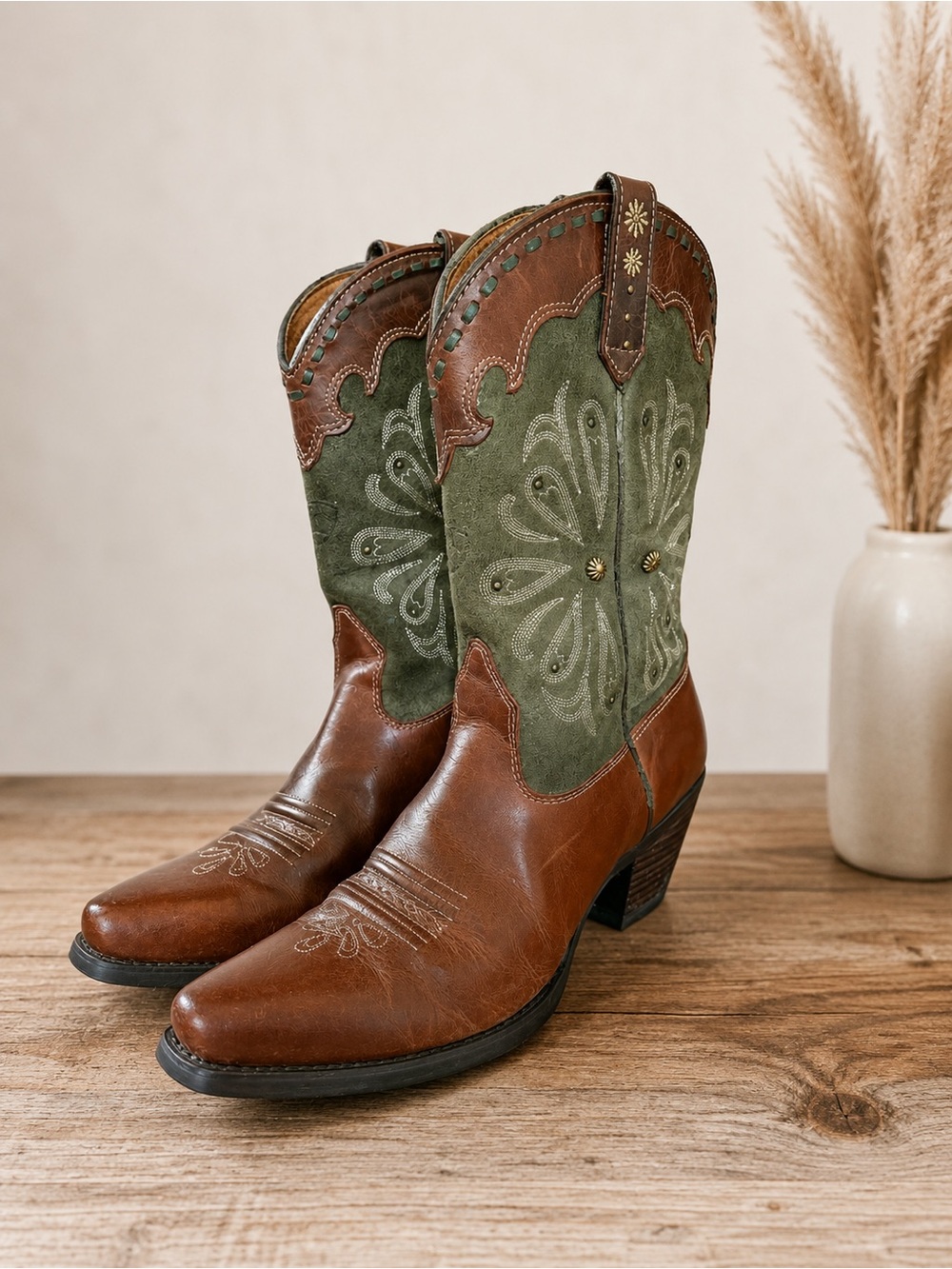 Ariat two-Tone Leather & Suede Cowboy Boots - emerald & Brown